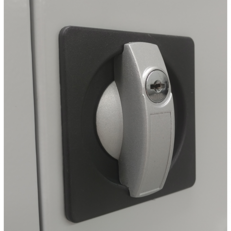 Universalschrank aus Metall für Aktenordner oder als Materialschrank